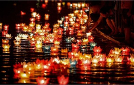 CAFEF - MÙA VU LAN VÀ DI SẢN ĐỂ BÁO HIẾU CHO CHA MẸ