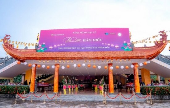 DÂN TRÍ - LẮNG ĐỌNG LỄ TRI ÂN MÙA VU LAN BÁO HIẾU TẠI HOA VIÊN BÌNH AN