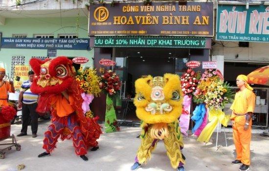 HOA VIÊN BÌNH AN TƯNG BỪNG KHAI TRƯƠNG VĂN PHÒNG QUẬN 1