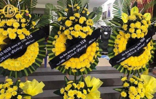 Ý NGHĨA VÒNG HOA ĐÁM TANG MANG NỖI BUỒN SÂU SẮC