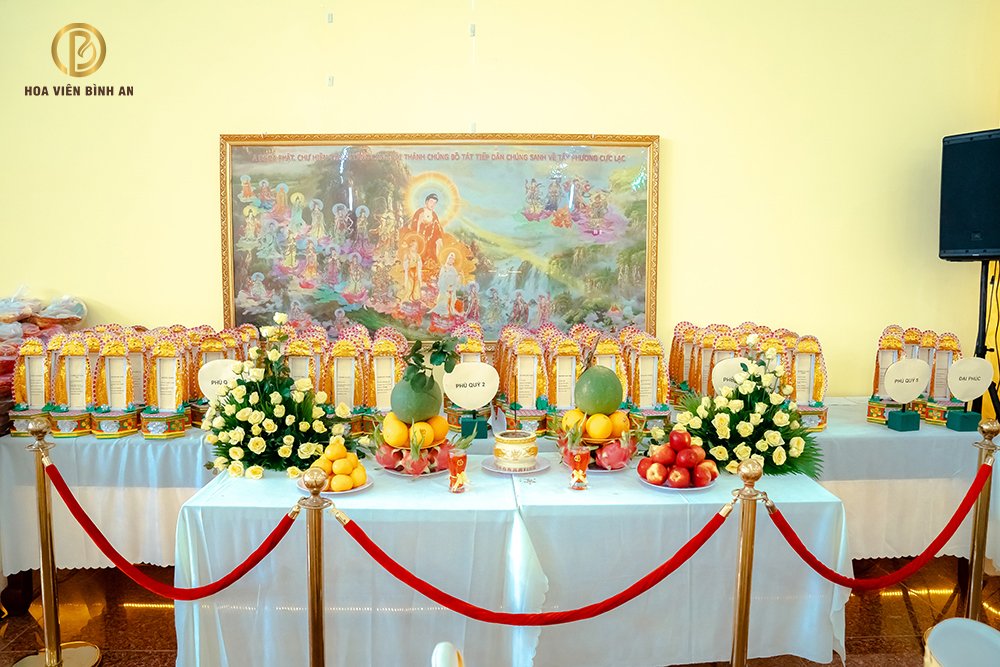 Chuẩn bị đồ lễ cúng xây sửa phần mộ là điều quan trọng